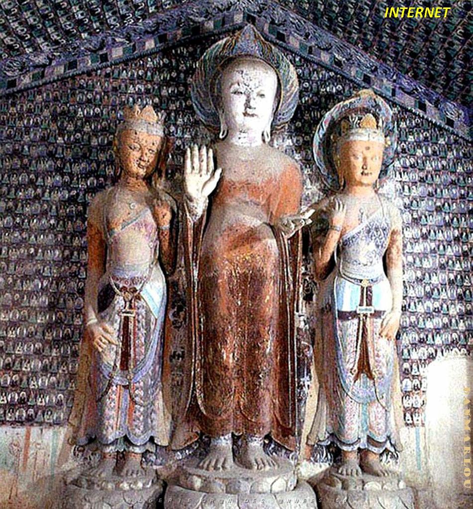 DUNHUANG - 069 -Grottes de Mogao .jpg